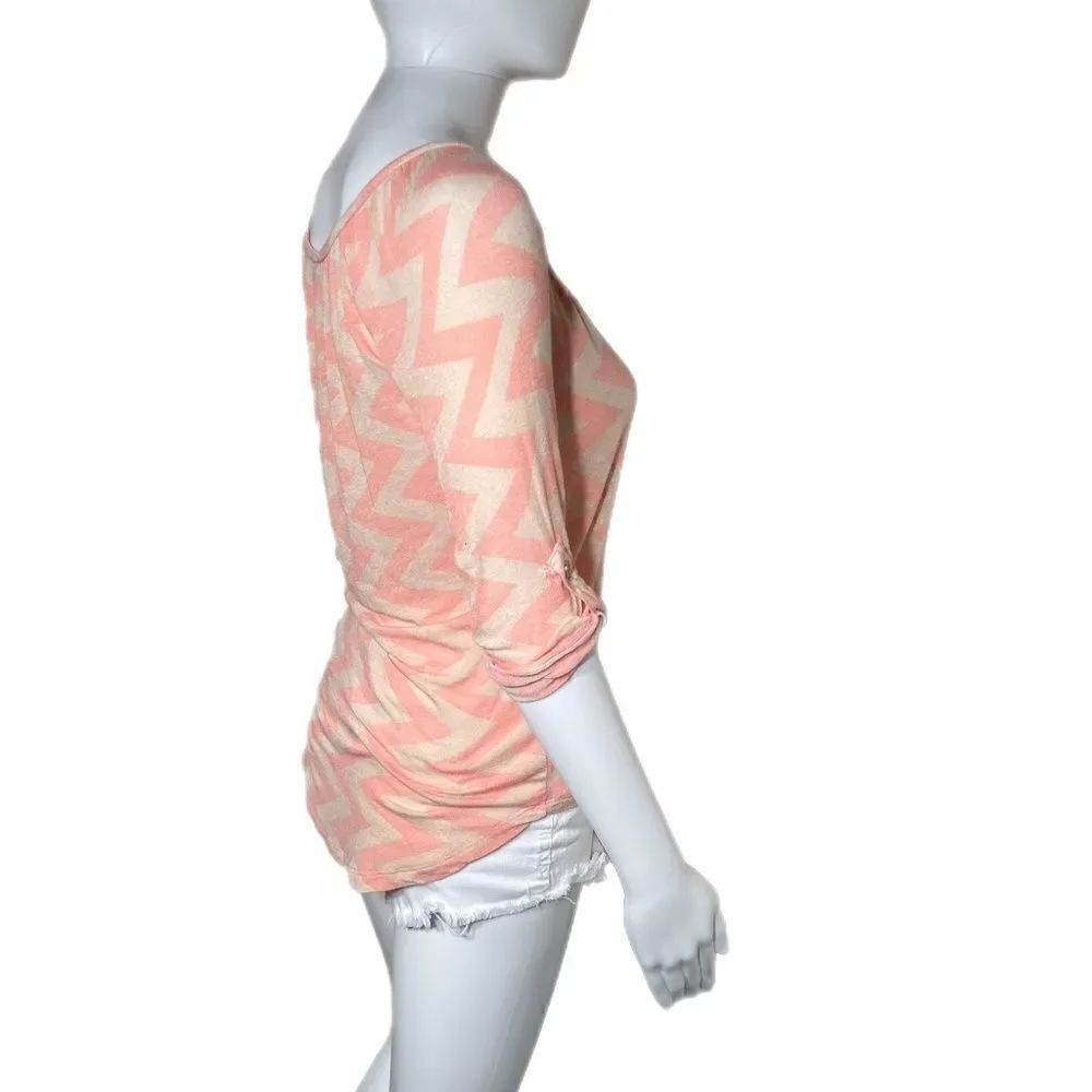 Button Round Hem Knit Top - Picture 2 of 9